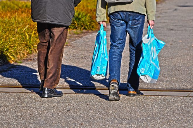 Lawmakers to consider plastic bag ban, paper bag fee