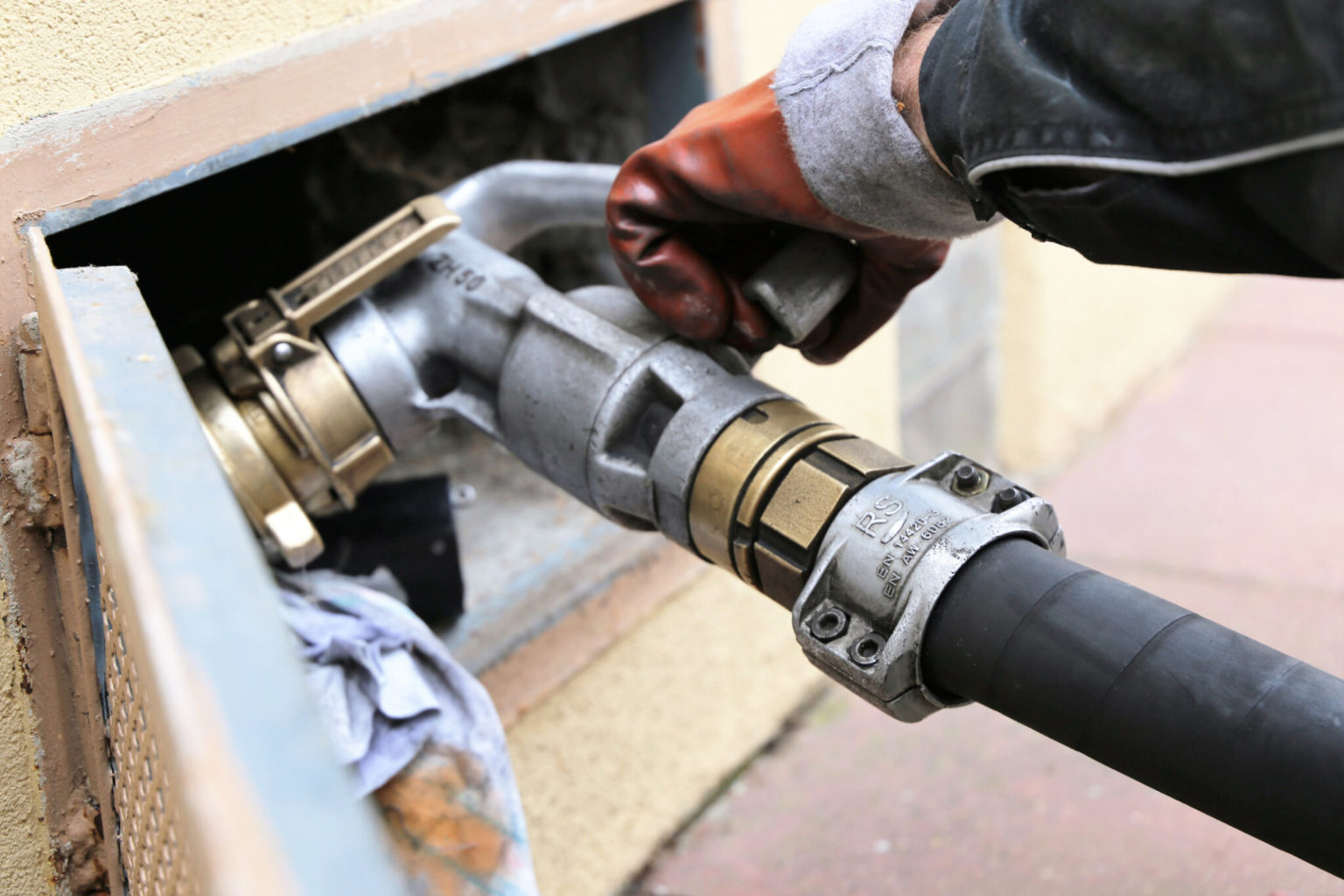 Mills Eases Air Quality Rules for Kerosene, Hedges on Heating Oil
