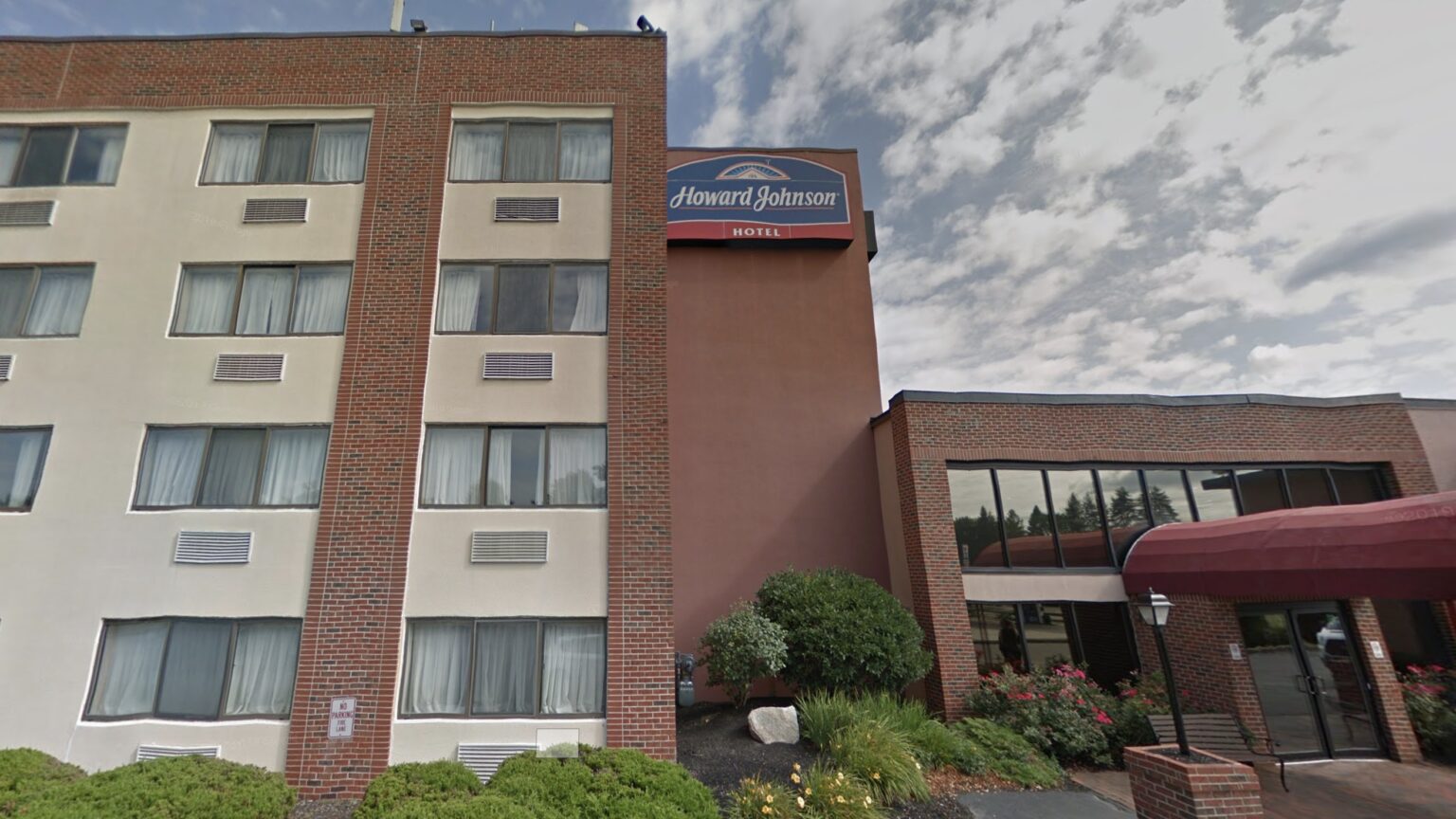South Portland Approves State-Funded Agreement to Keep Housing Migrants at Howard Johnson for 12 More Months