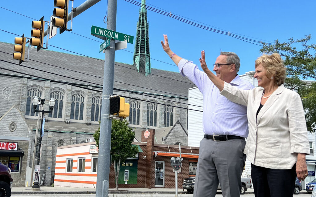 Paul LePage to Host Celebration of Life Fundraiser for Families of Lewiston Shooting Victims