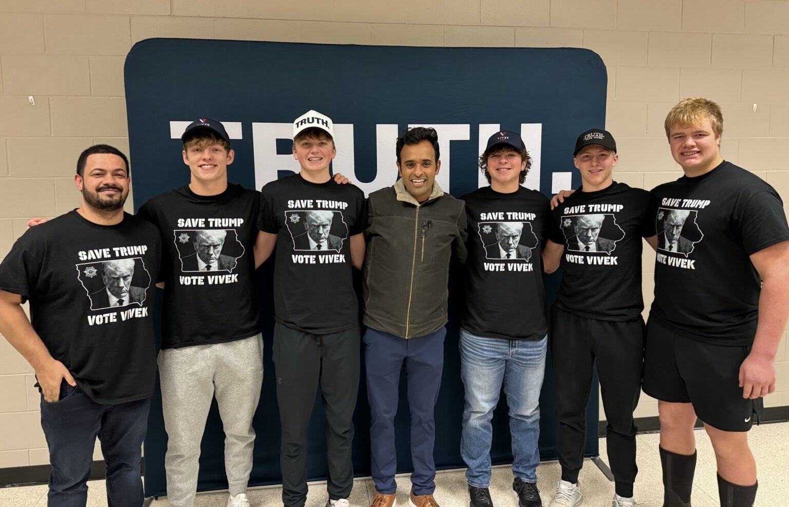 “Not MAGA”: Donald Trump Bashes Vivek Ramaswamy Ahead of Iowa Caucus for “deceitful campaign tricks”