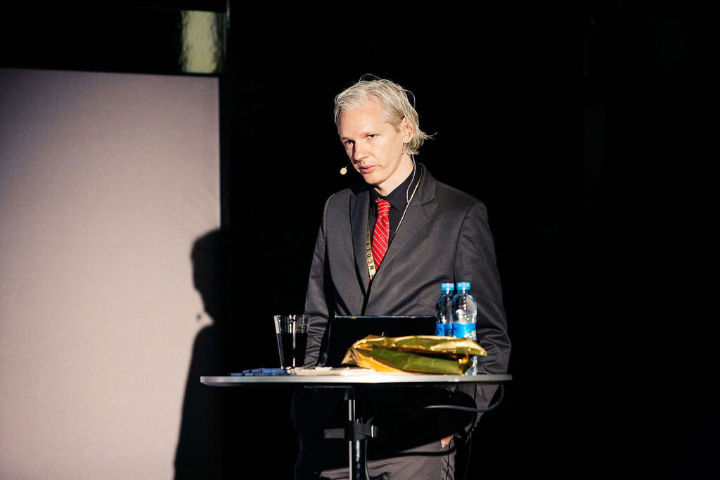 Calls Grow for the Pardon of Julian Assange Before a Potential Extradition to the U.S.
