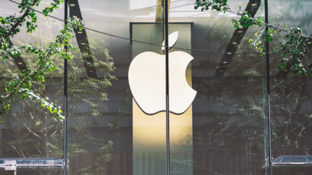 Two Chinese Nationals Convicted for Multimillion-Dollar Scheme to Defraud Apple Out of 5,000 iPhones