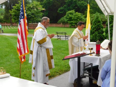 Knights of Columbus Hold Memorial Day Mass After National Parks Service Reverses Decision on Permit