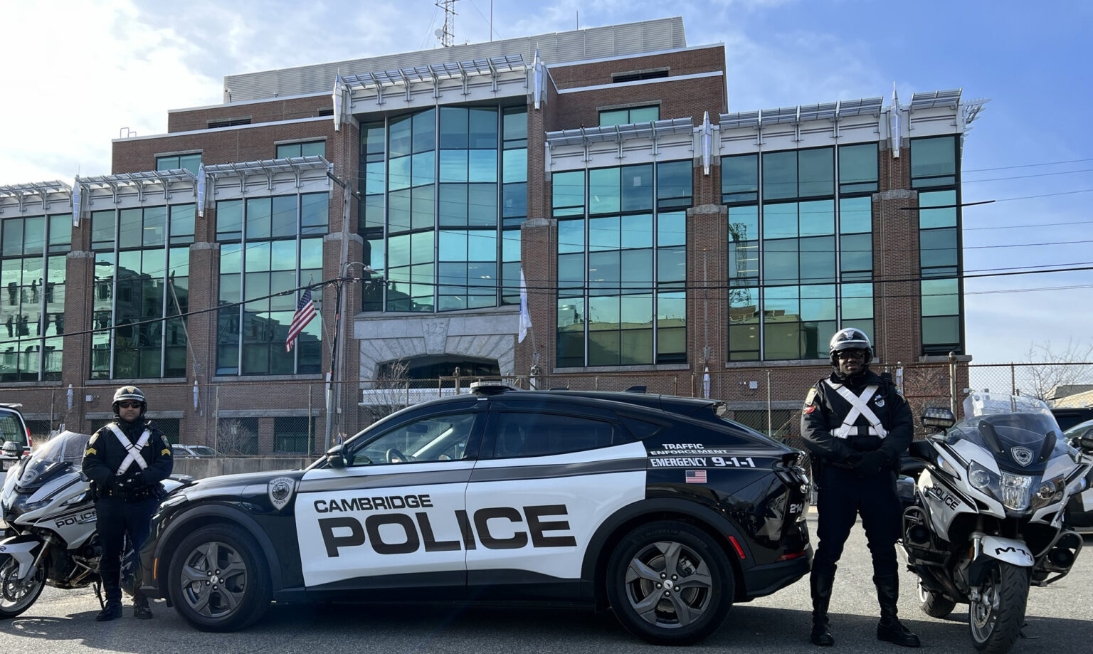 Cambridge Seeks to Send Social Workers to Respond to Some Emergency Calls Instead of Police