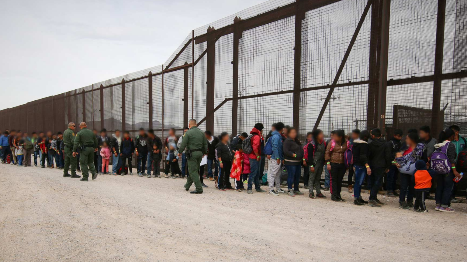 Venezuelan Gang Attacks Texas Border Crossing Weeks Before Trump Takes Office: Report