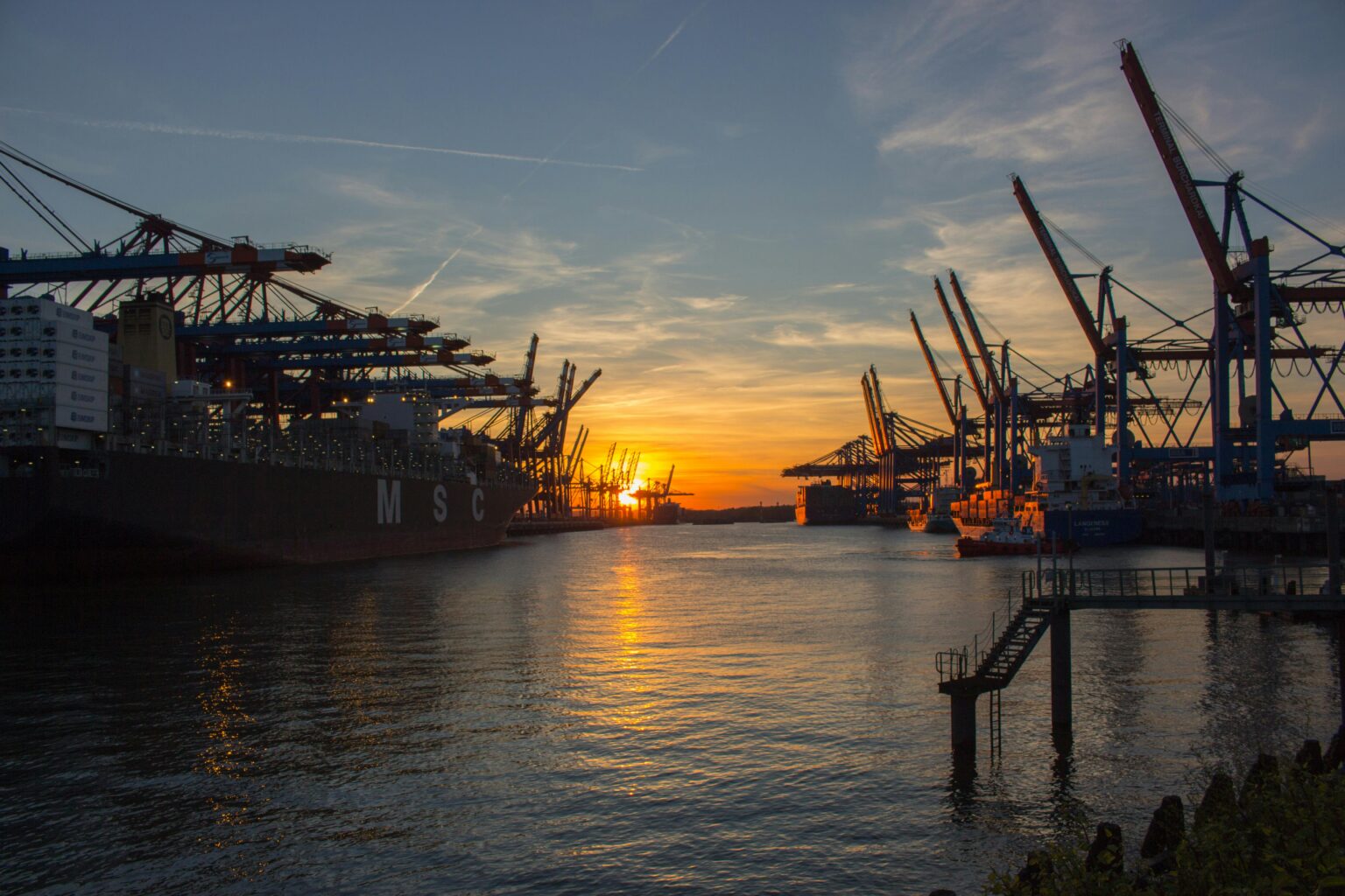 DCNF EXCLUSIVE: GOP Lawmakers Urge Coast Guard To Defend US Ports Where ‘Chinese Military Company’ Operates