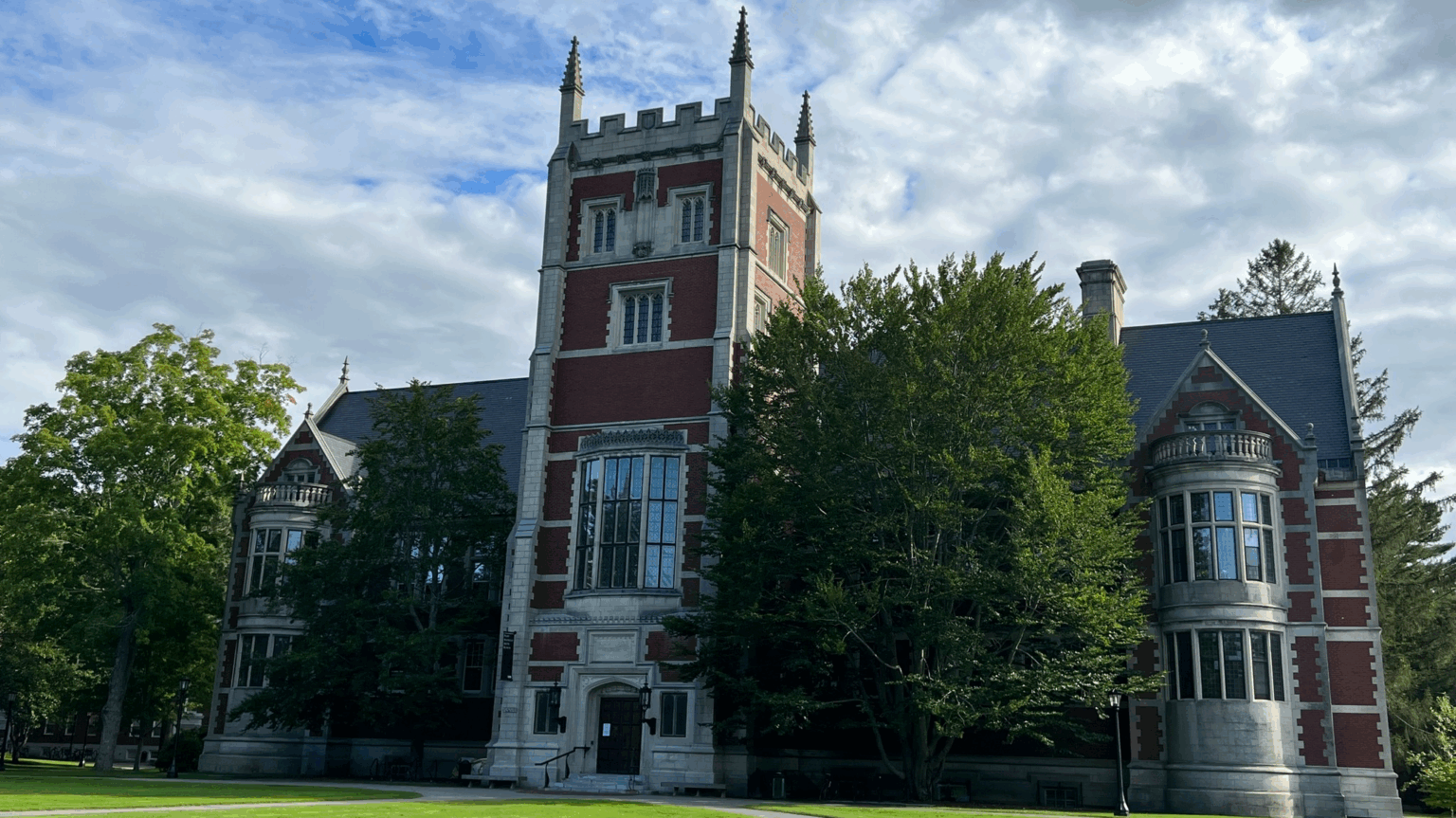 Bowdoin College Faces Civil Rights Complaint Alleging Discrimination Based on Sex, and Race in Scholarships