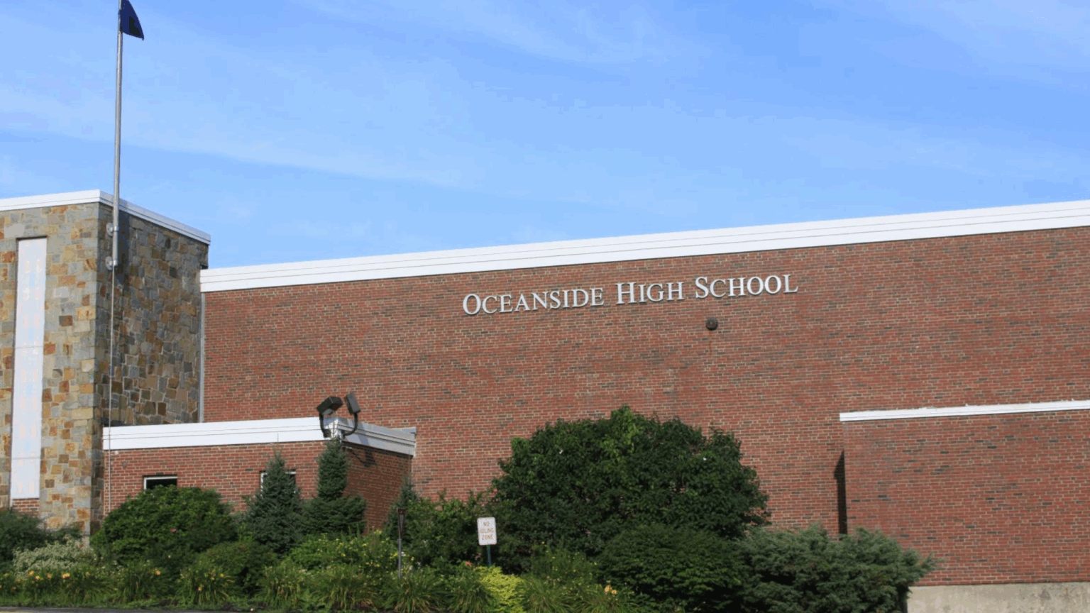 Intoxicated Juvenile Attempted to Gatecrash Oceanside High Graduation before Robbing Vehicle: Rockland PD
