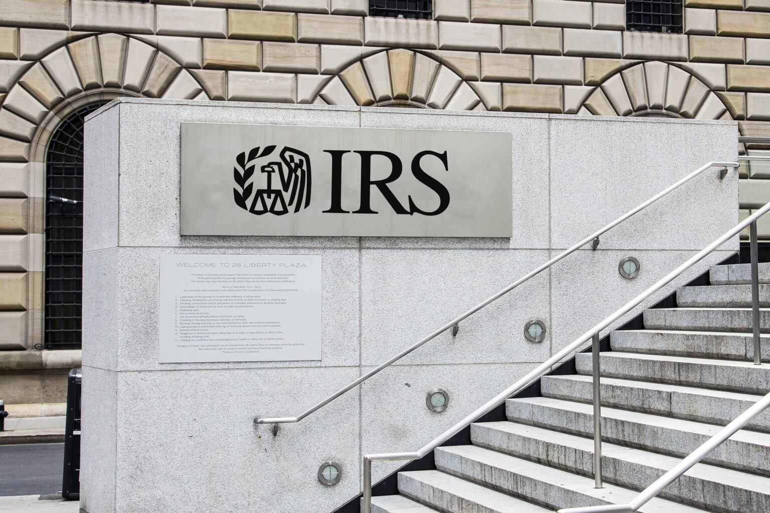 The Very Best People: IRS Memo Reveals Abrupt End To Clinton Foundation Probe In 2019