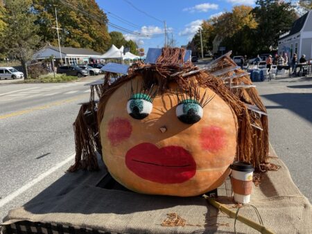 Pro-Palestinian Activists Try – and Fail – to Disrupt Damariscotta’s Pumpkin Festival