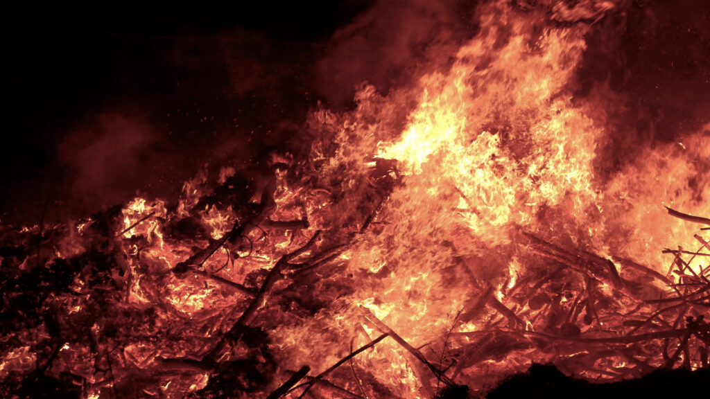 Fire Closes Route 302 in Westbrook