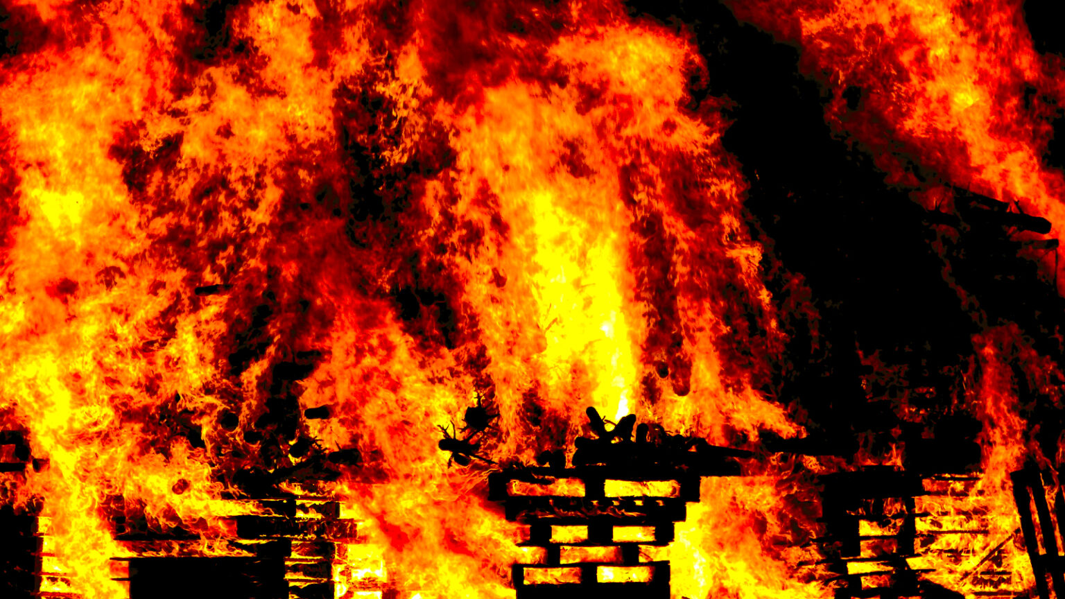 House Explodes in Oakland, Cause Still a Mystery