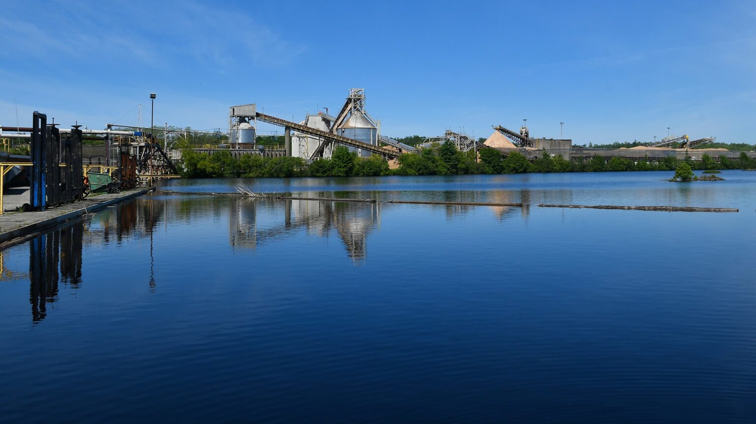 One Of Maine’s Largest Pulp Mills Lays Off 144 In Production Downturn