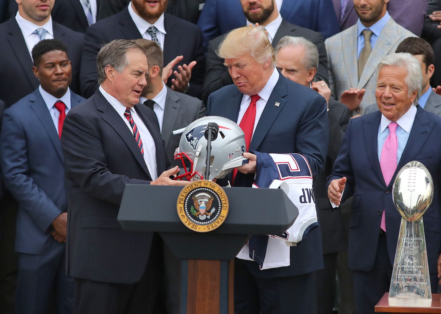 Trump Blasts Hall of Fame Voters after Bill Belichick Misses First-Ballot Induction, Ties Snub to NFL’s Revamped Kickoff