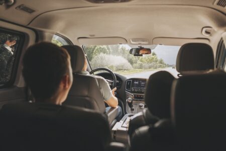 Maine Considers Setting Minimum Rate of Pay for Rideshare Drivers on Platforms Like Uber and Lyft